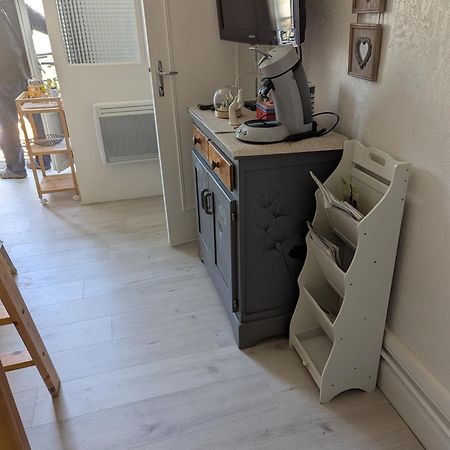 Le Nid Apartamento La Bourboule Quarto foto